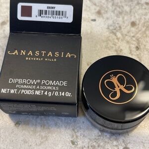 Anastasia Beverly‎ Hills Dipbrow Pomade